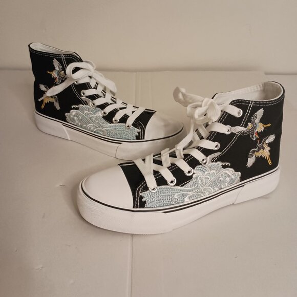 Black Embroidered Crane Bird Nature Scene High Top Sneakers Women’s Size 7 NWT - Picture 15 of 15